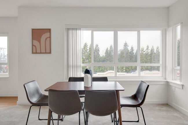 Building Photo - 10410 NE 2nd St