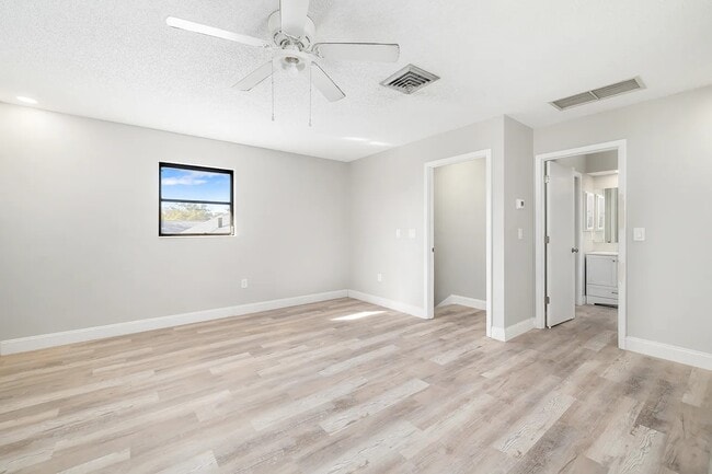 Foto del edificio - 928 Laurel Ave