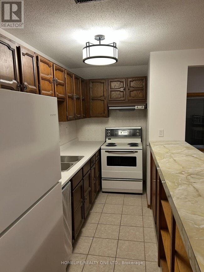 Photo du bâtiment - 1402 Kingston Rd