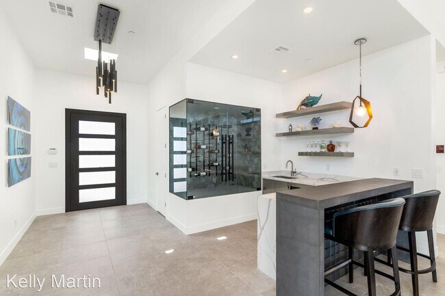 Foto del edificio - 5 br, 4.5 bath House - 4214 E. Marion Way