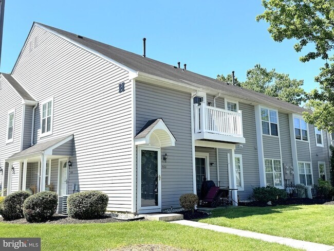 Building Photo - 560 Shetland Ct
