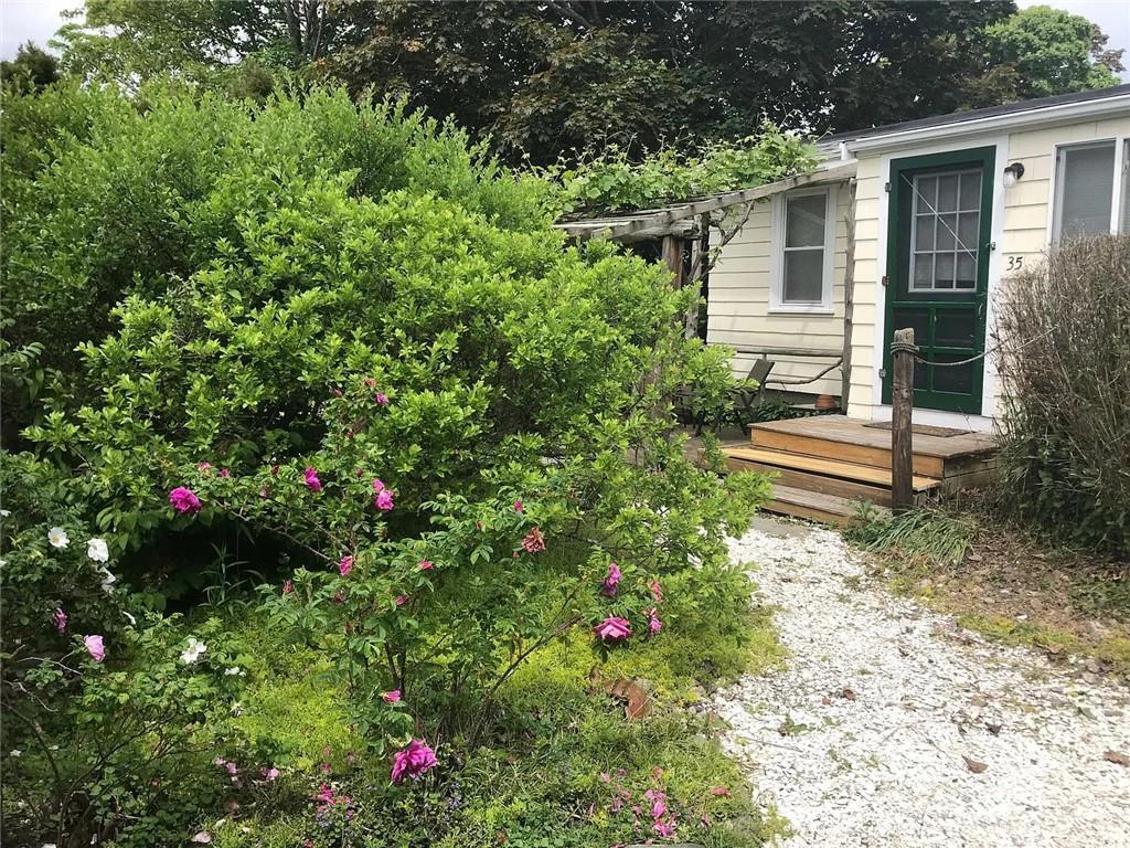 35 Warren Ave Middletown, RI 02842 Alquileres en Middletown, RI