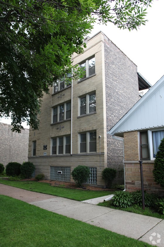 Building Photo - 6820 S Michigan Ave