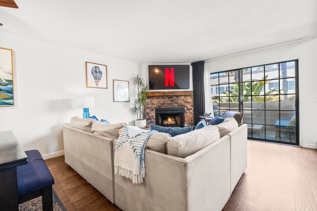 Foto del edificio - 727 Seacoast Dr