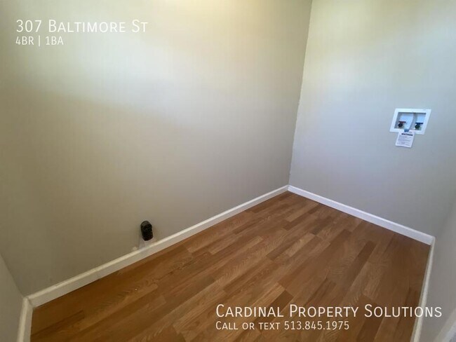 Foto del edificio - Spacious 4-Bedroom Single Family Home in M...