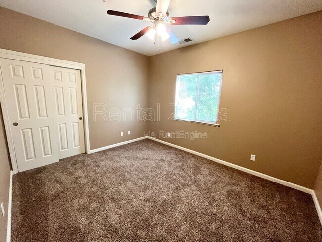 Building Photo - 408 Olive Way