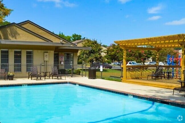 Building Photo - The Fairways Apartments - Specials Available