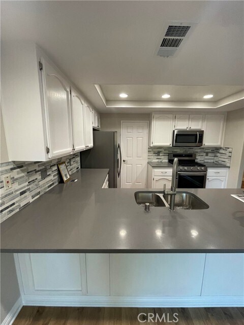 Building Photo - 21166 Vista Del Sol