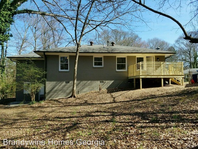 Building Photo - 2483 Sylvan Ter