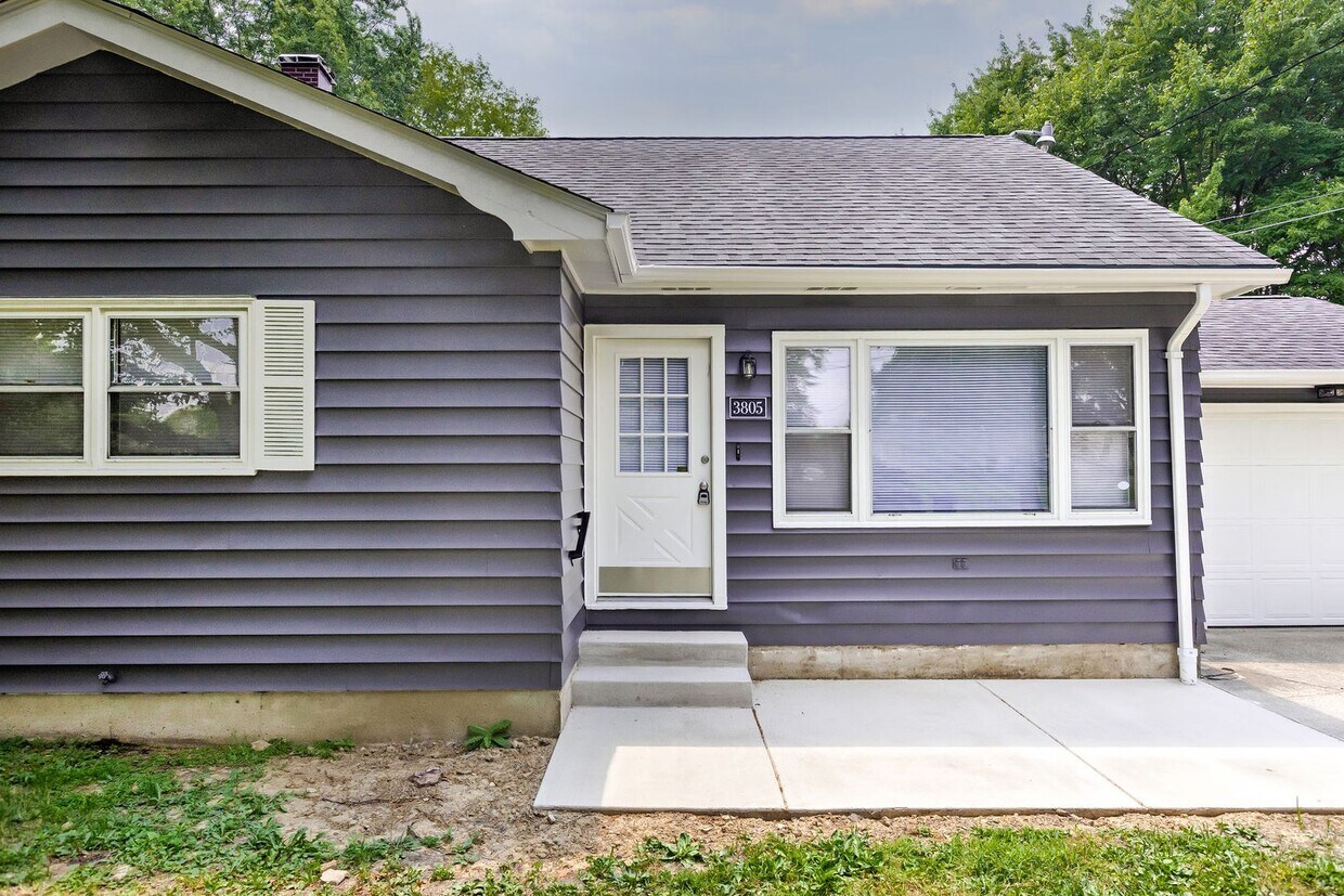Foto principal - Charming 3-Bedroom Rental Home in Austintown