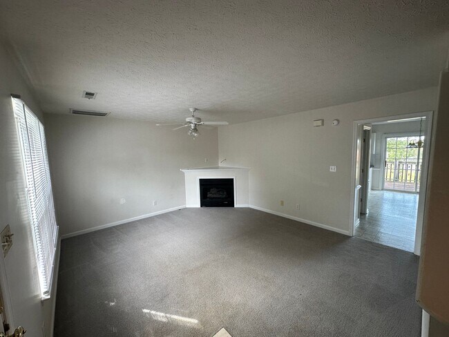 Foto del edificio - 1015 Blake Ct