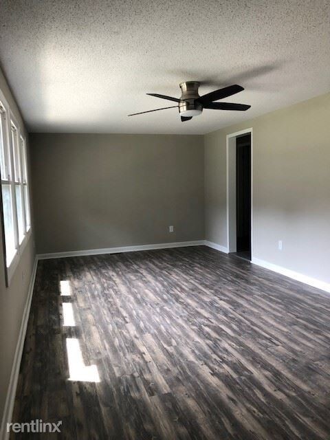 Building Photo - 3 br, 2 bath House - 2712 Brigadoon Dr