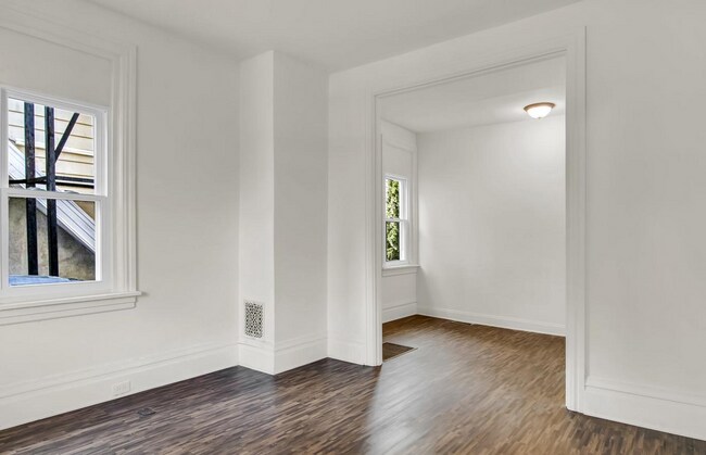Building Photo - Coming Soon - 3 Bedroom 1.5 bath located i...