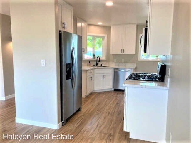 Foto del edificio - 3 br, 1.5 bath House - 13141 Acton Ave
