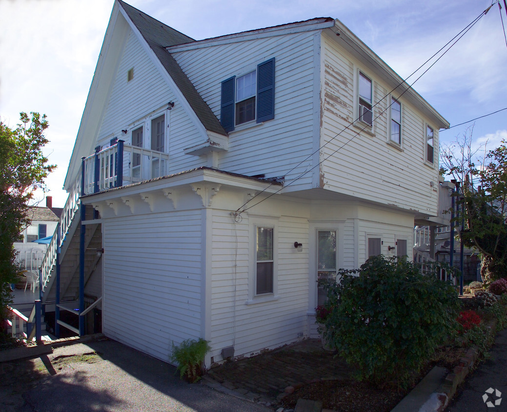 Building Photo - 9 Soper St