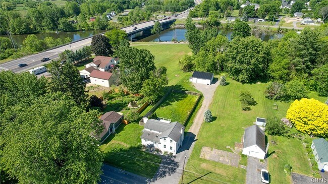 Foto del edificio - 8403 Gaskin Rd