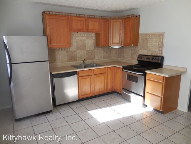 Building Photo - 3 br, 1 bath House - 1299 Glover Drive