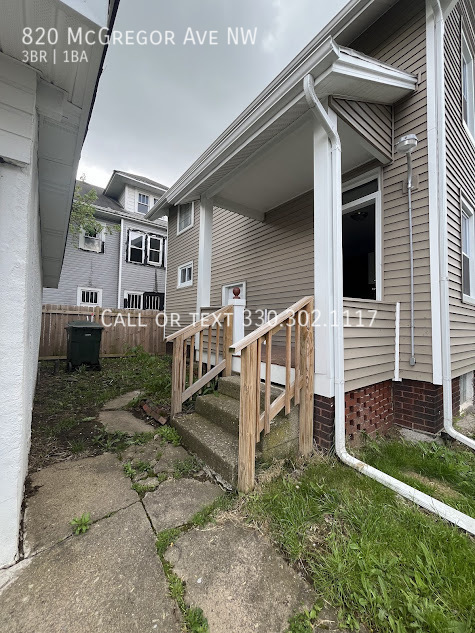 Foto del edificio - 820 McGregor Ave NW