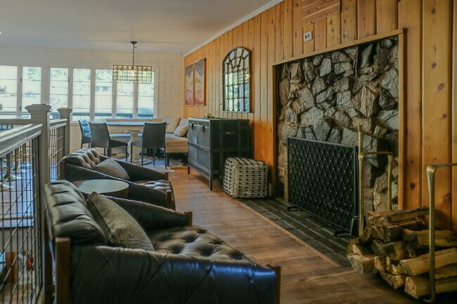 Foto del edificio - Cozy FURNISHED or  Unfurnished  2-Bed, 2-B...