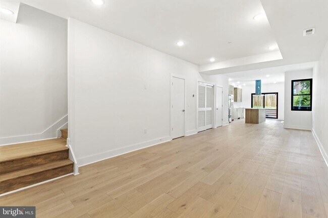 Foto del edificio - 8068 Craig St