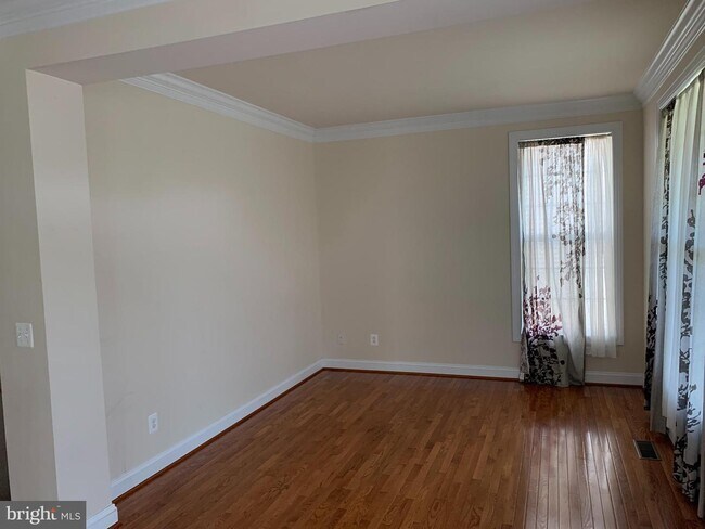 Building Photo - 42689 Ashburn Tillett Dr