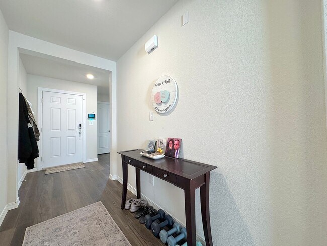 Building Photo - East El Paso 3 bed Refrig A/C w/Solar Panels!