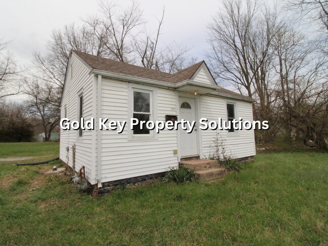 Building Photo - Cute 1 BR 1 BA House with New Carpet and P...