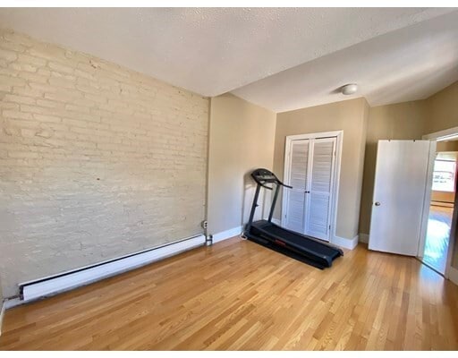 Building Photo - 27 Ridgeway Ln