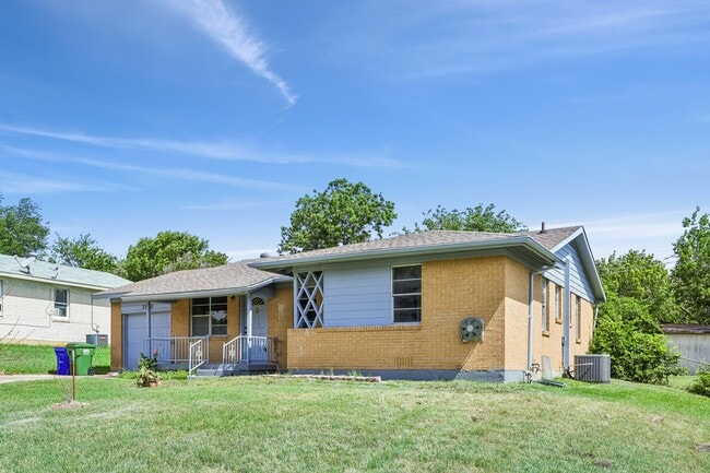 Building Photo - 7940 Chaparral Dr