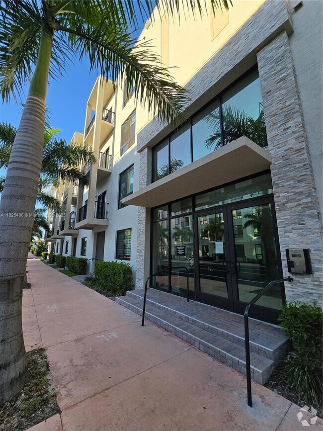 Building Photo - 8167 NW 41st St