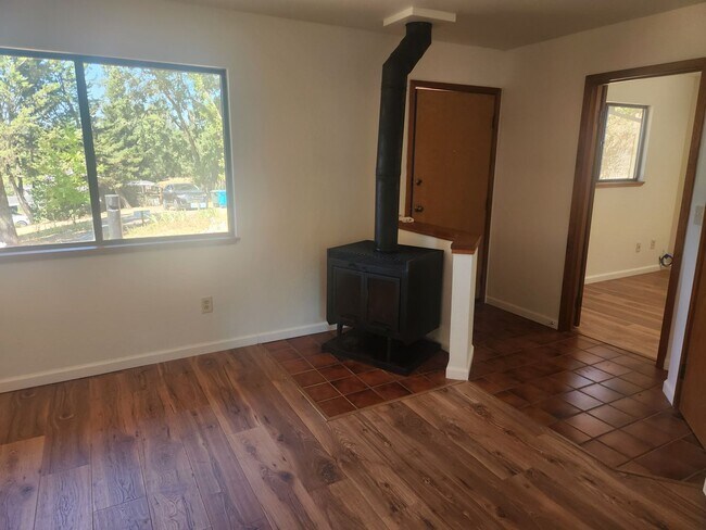 Building Photo - 3229-3233 Edison Street Graton, CA 95444