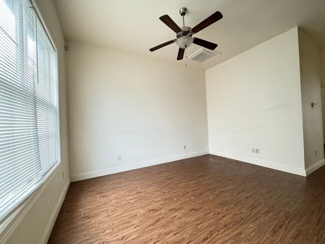 Building Photo - Pine Grove Apartments