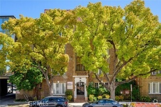 Building Photo - 228 S Kenwood St