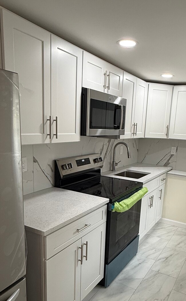 Building Photo - 51 Wyandanch Blvd