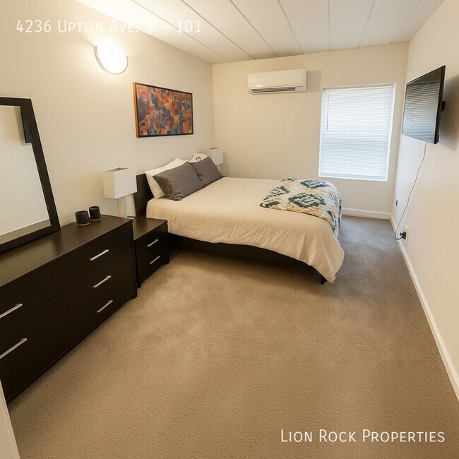 Foto del edificio - 4236 Upton Ave S