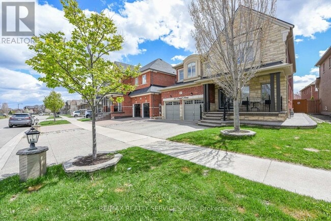 Building Photo - 567 Dougall Ave