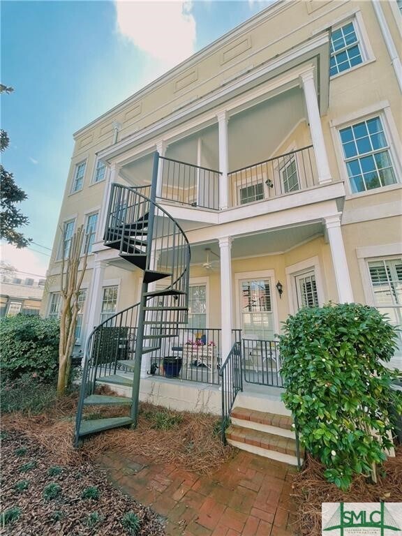 Primary Photo - 304 W Jones St
