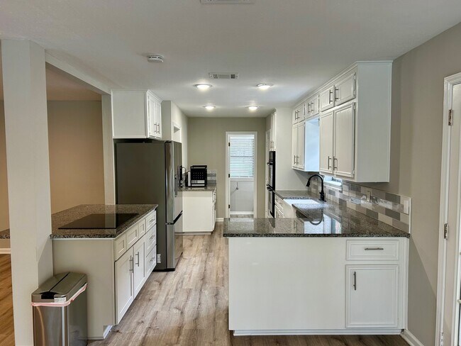 Building Photo - 2710 Timberjack Pl