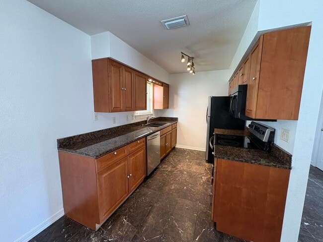 Building Photo - 410 Wildwood St