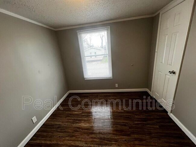 Foto del edificio - 131 Burch St