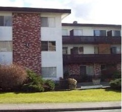 Primary Photo - Grosvenor Court