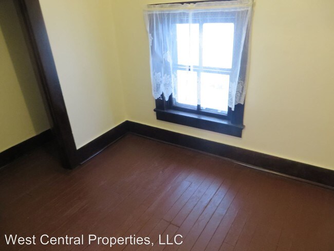 Building Photo - 3 br, 1.5 bath House - 1223 Wall Street