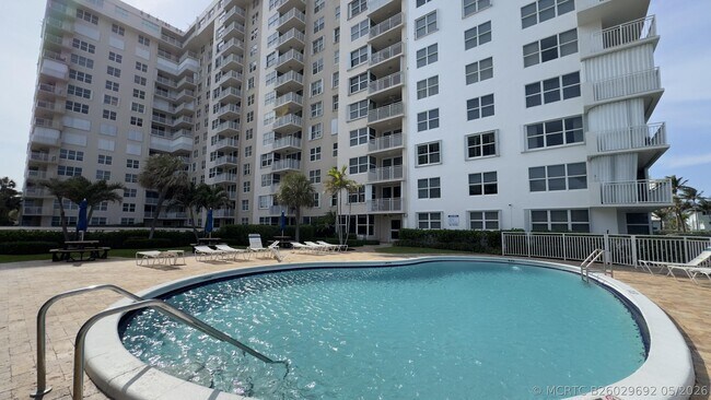 Foto del edificio - 5200 N Ocean Blvd