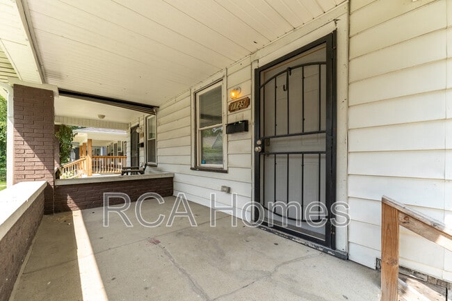 Photo - 1125 N Dearborn St House