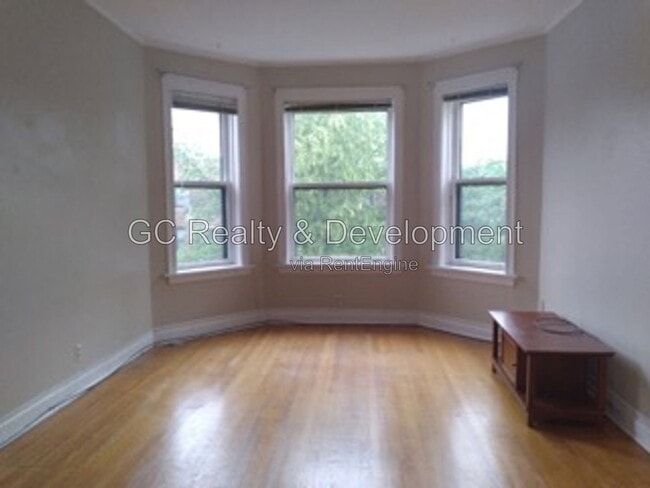 Photo - 1306 West Cornelia Avenue Apartment