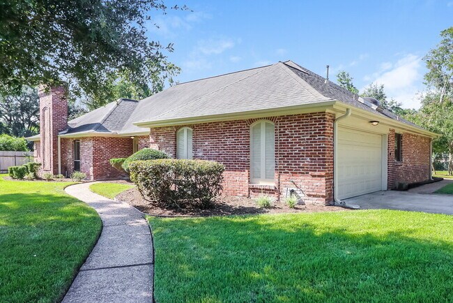 Building Photo - 928 Victoria Dr