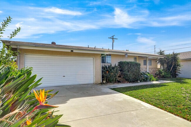 Building Photo - 11536 Collett Ave