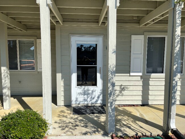 Foto del edificio - 1290 White Tree Ln