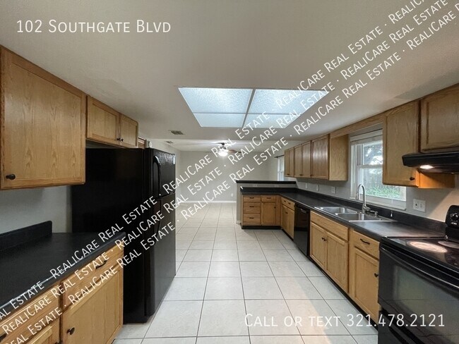 Foto del edificio - 102 Southgate Blvd