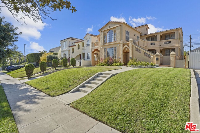 Building Photo - 1143 S Rimpau Blvd